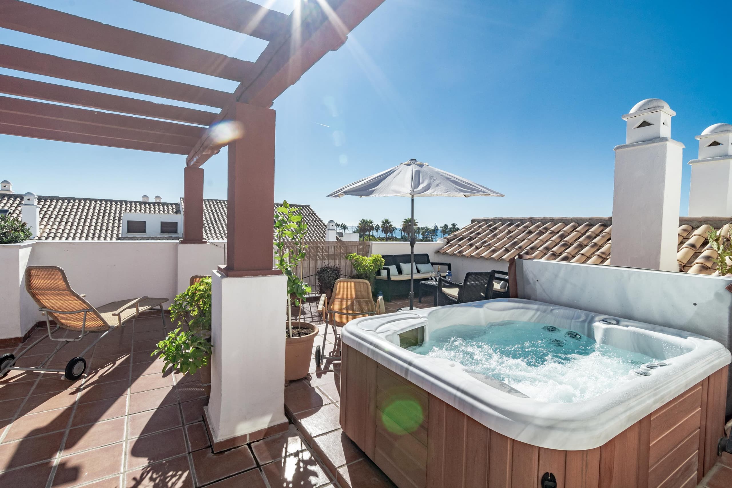 Seaside 3 bedroom Penthouse Next to the Beach in San Pedro - Image 2