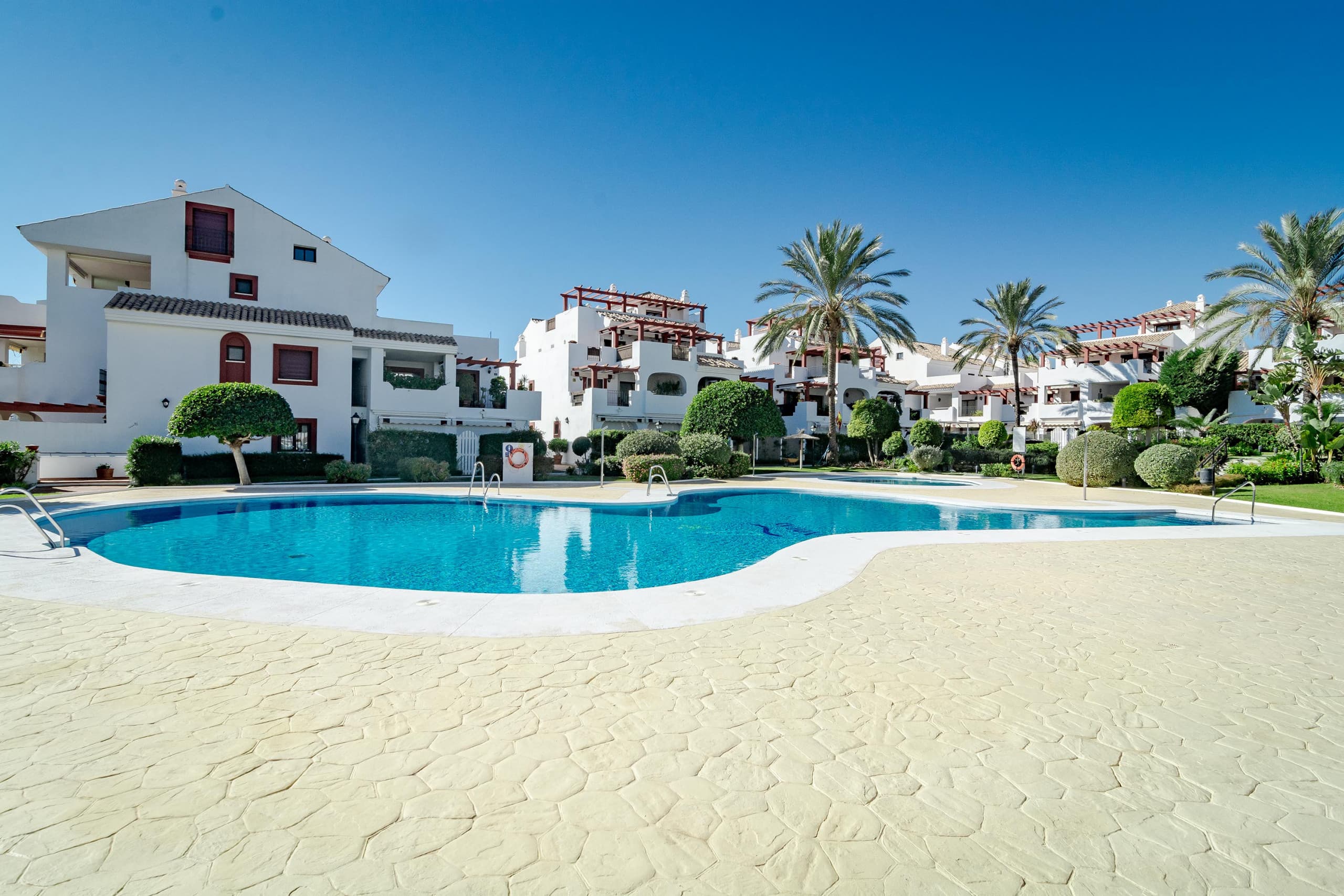 Seaside 3 bedroom Penthouse Next to the Beach in San Pedro - Image 3