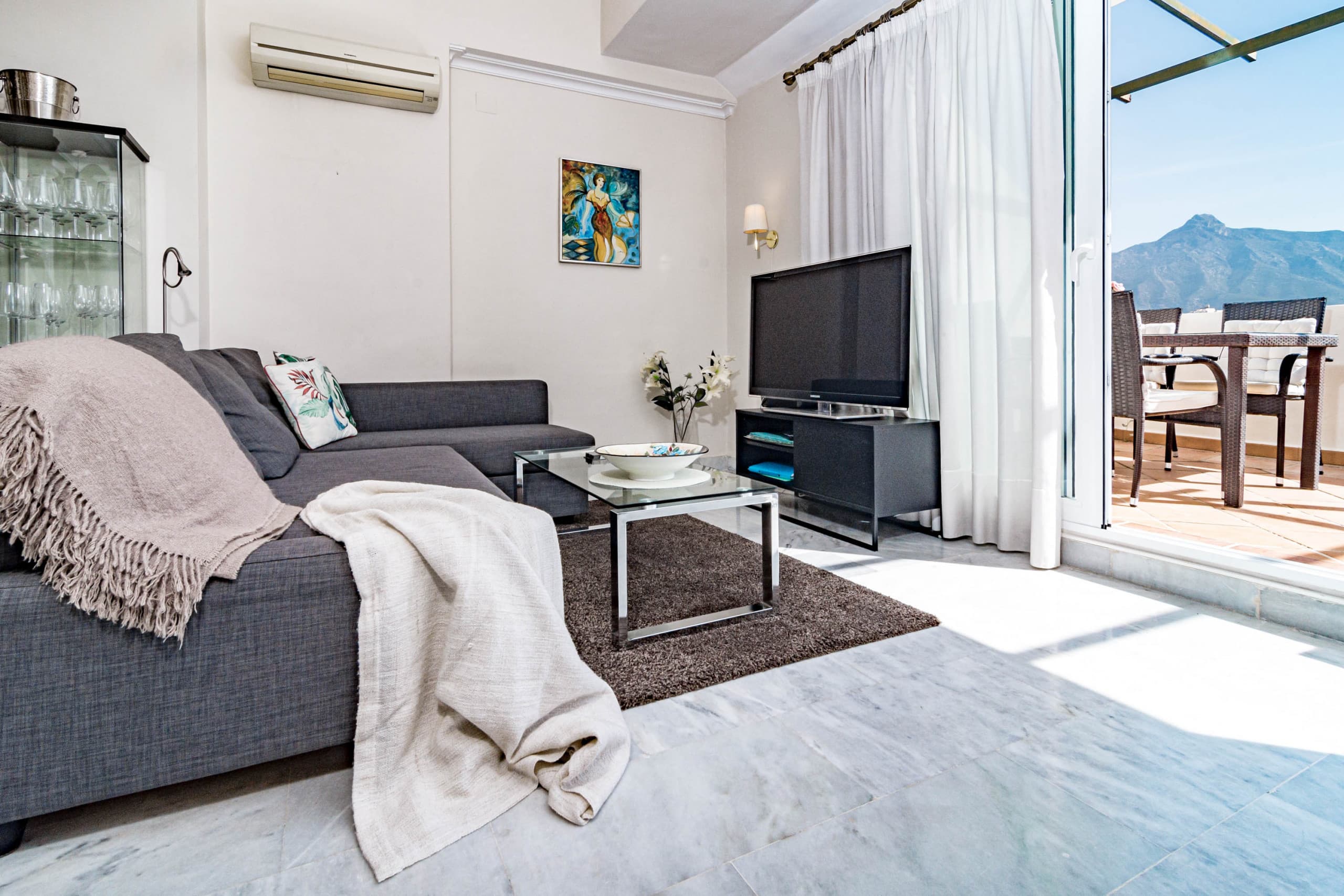 Spacious 2 Bedroom Apartment in Puerto Banus with a Private Terrace and Mountain Views - Image 6