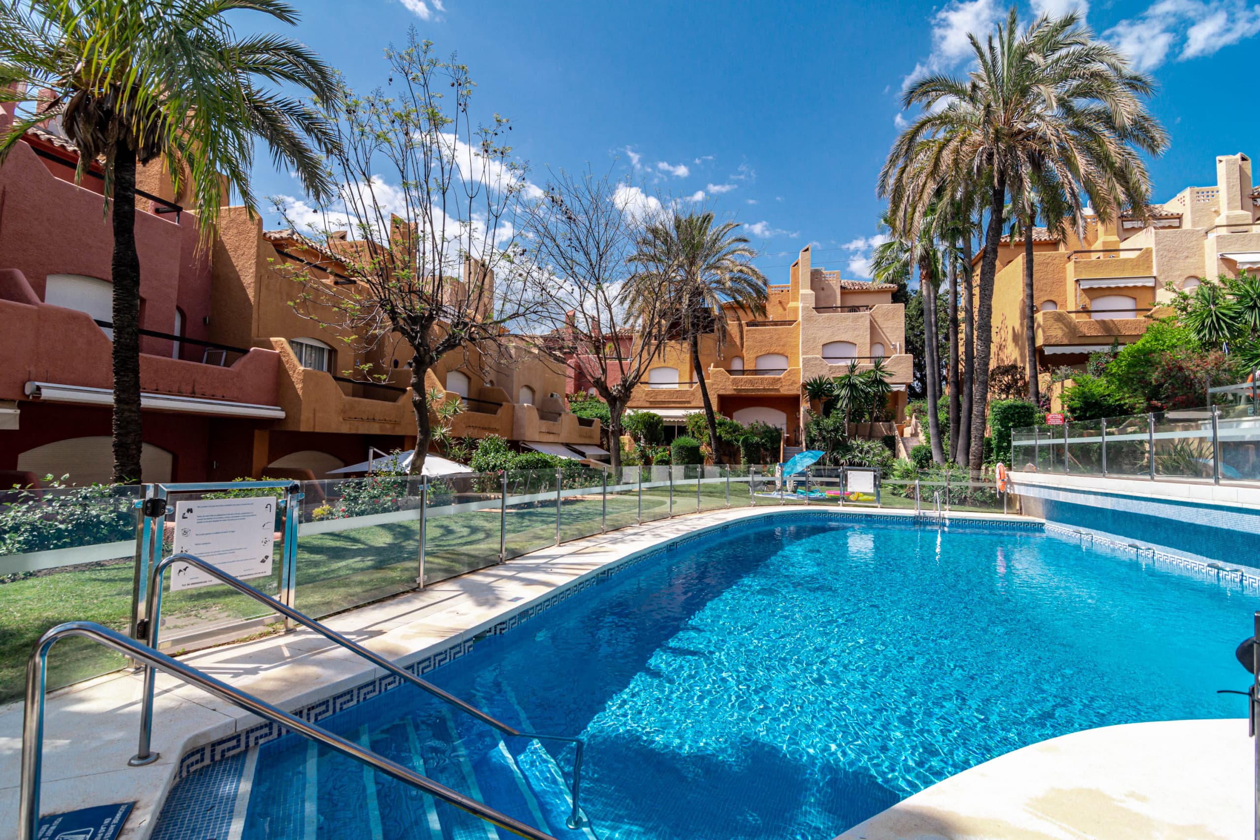 Tropical Palmy 3 bedroom Townhouse in Nueva Andalucia close to Puerto Banus - Image 3