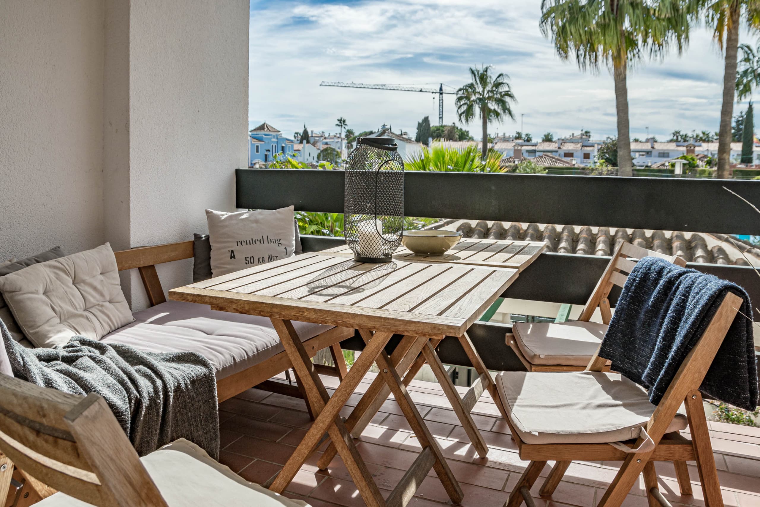 Lovely Sunset Getaway in San Pedro 200 m from The Beach - Image 4