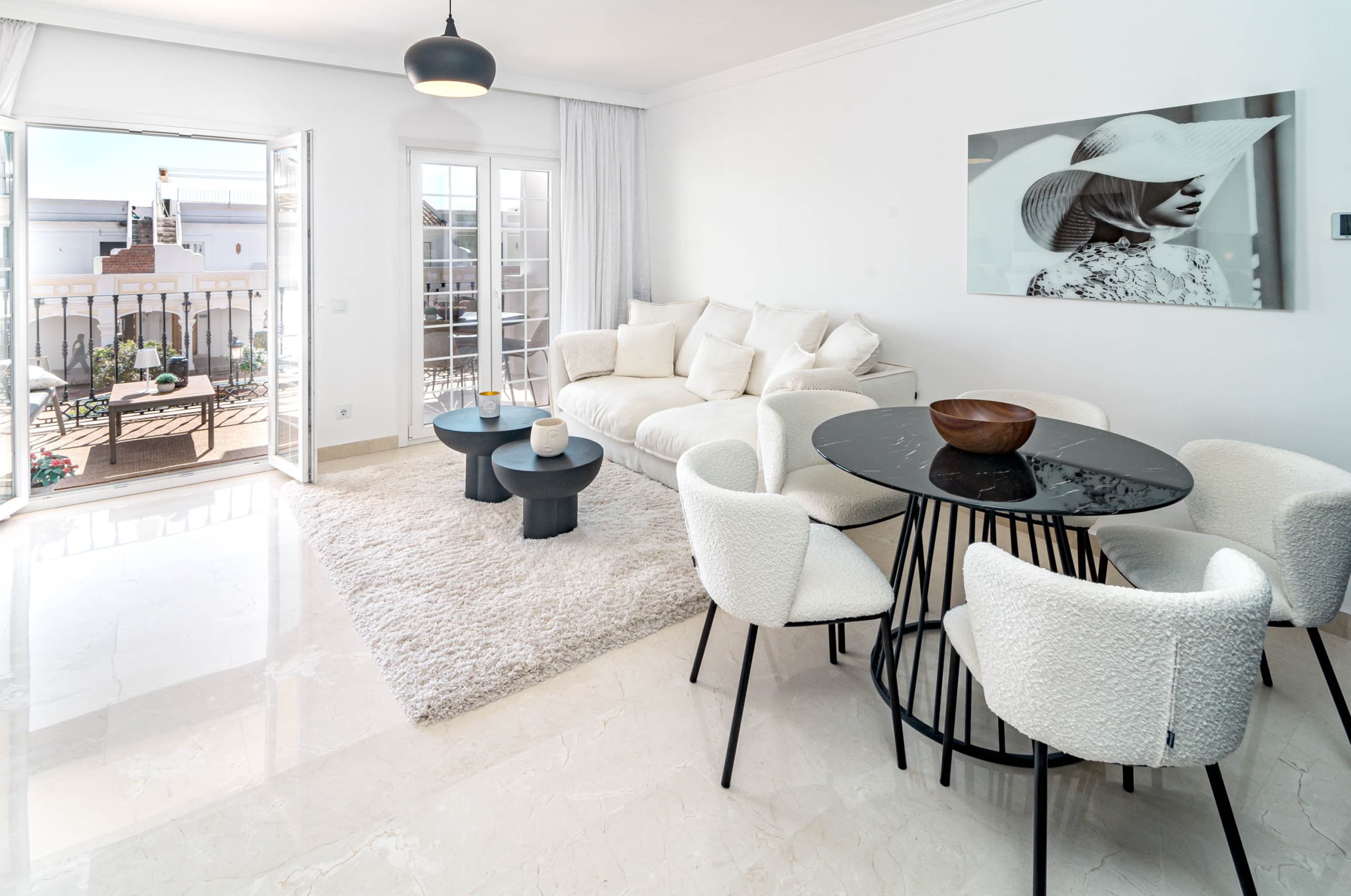Exclusively Modern 2-Bedroom Apartment in Aloha Pueblo - Image 5