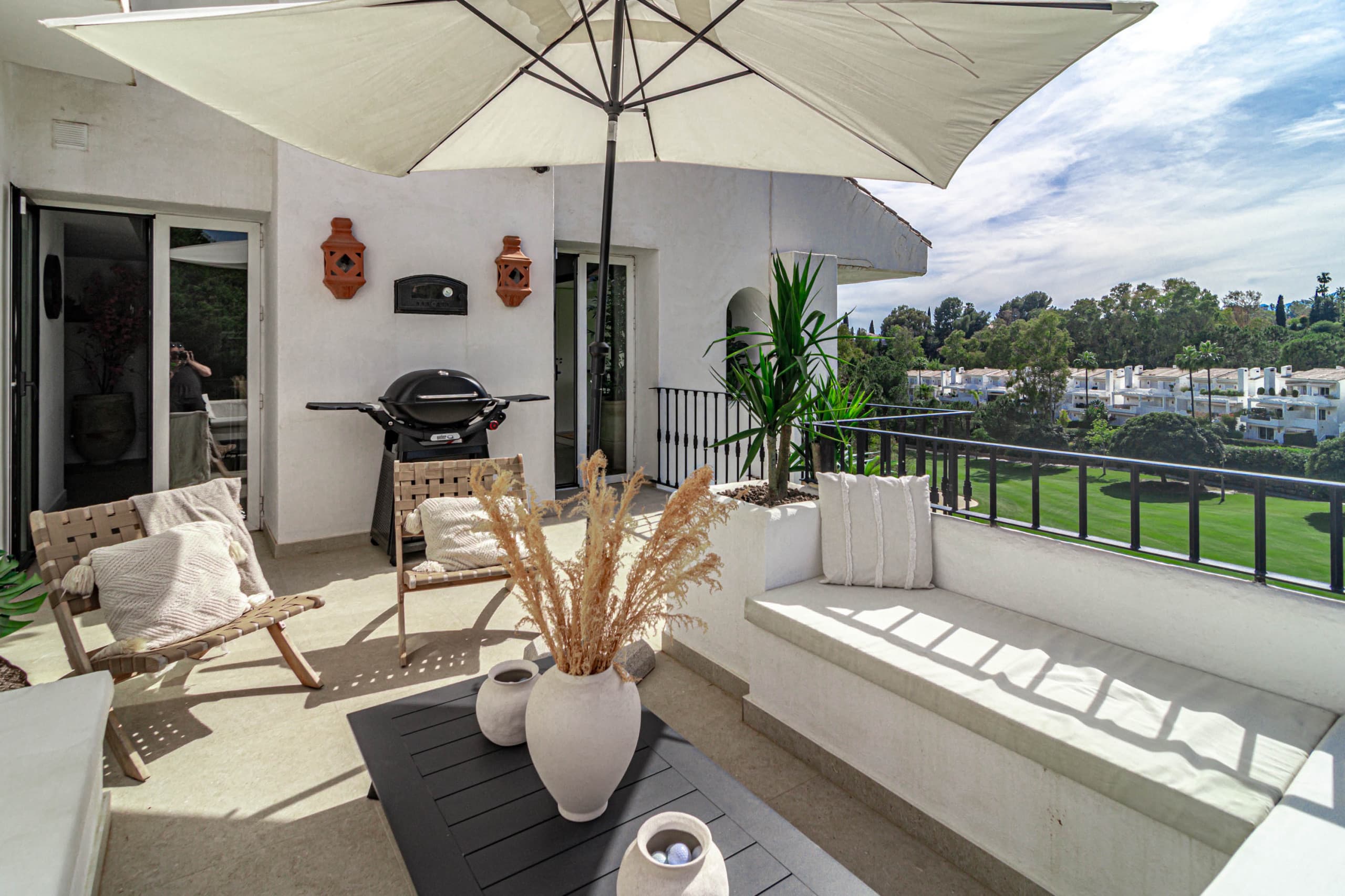 Luxury Duplex with Panoramic Views - Image 7