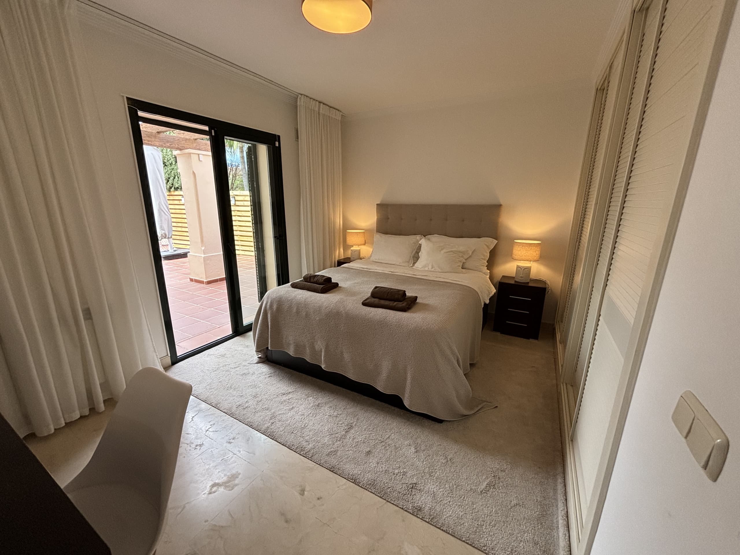 Elegant Marbella Apartment with Terrace & Pool Views - Image 3